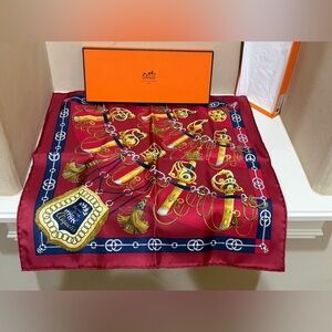 Hermès Cliquetis by Julia Abadie (small size) 17x17- 💯 silk Handrolled edges